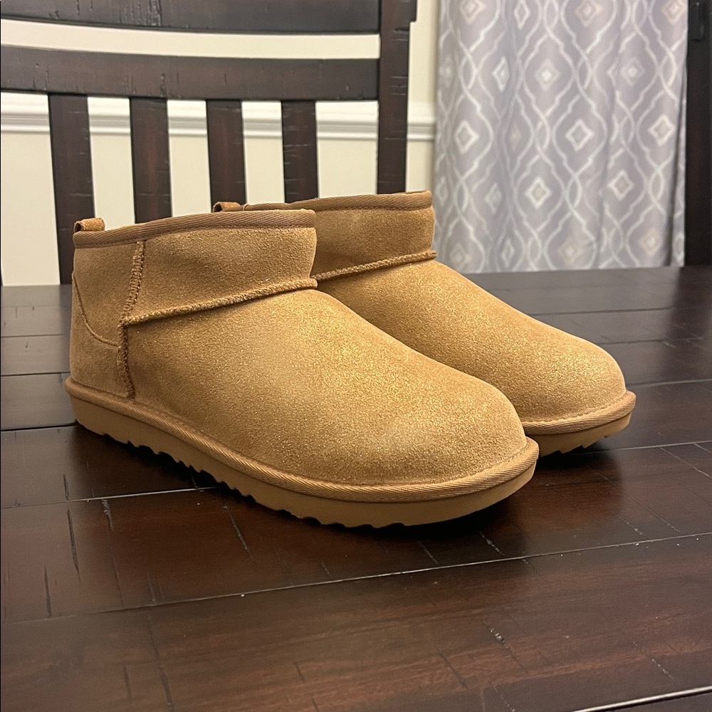 Ugg Classic Ultra Mini Dazzle Boots new Big Girls Youth Size 4